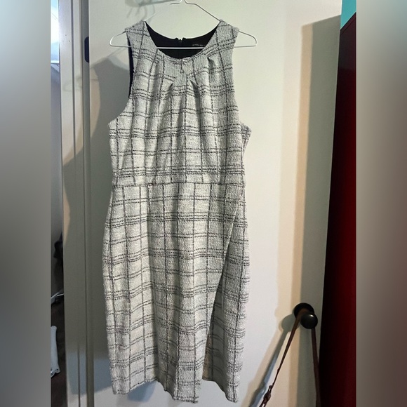 Banana Republic dress tweedy black-and-white in size 12. Lined. Great condition. - Picture 1 of 6